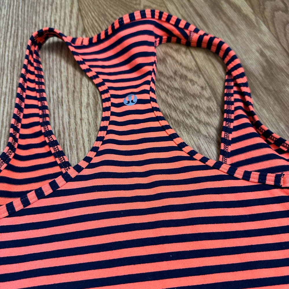 Lululemon tank!!